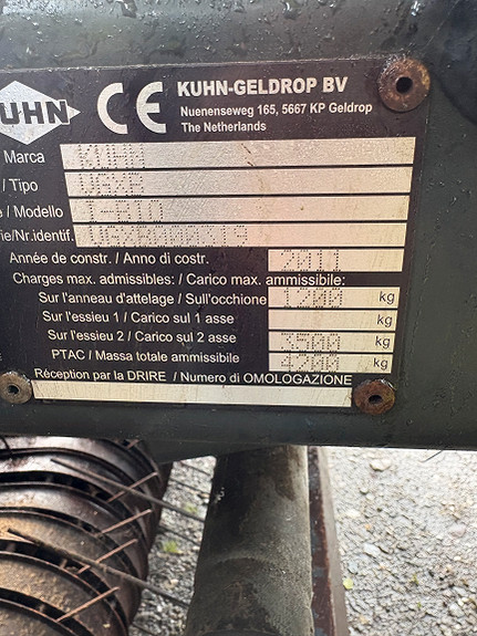 Kuhn bio