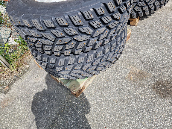 Andre / ikke oppgitt Nokia Hakkapilita TRI 360/80R24 og 440/80R34, kr 45 000,-