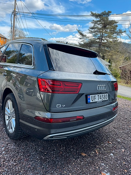 Audi Q7 4 of 14