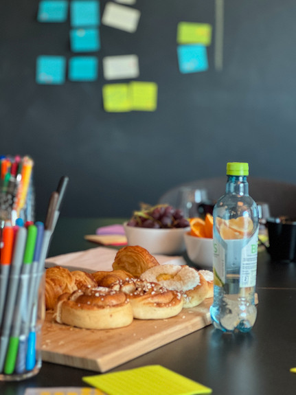 Frokost og faglige diskusjoner