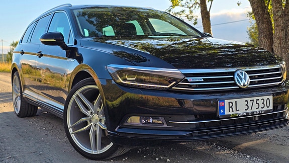 Volkswagen Passat 18 of 30