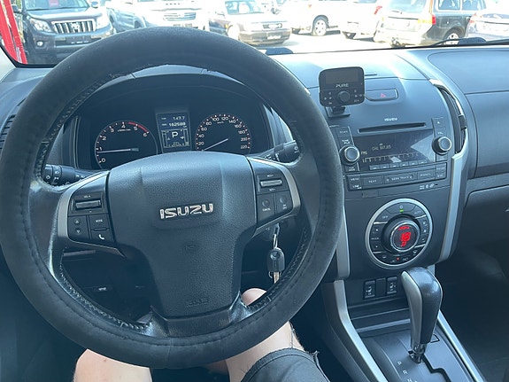 Isuzu D-max 10 of 30