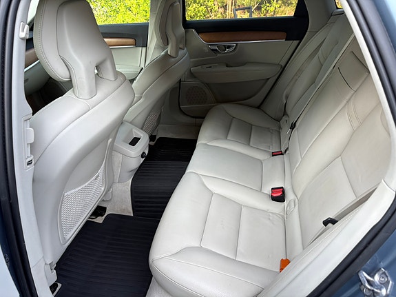 Volvo V90 7 of 8