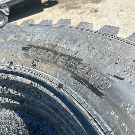 Hakkapelitta Tri 650/65 R42    540/65 R 30