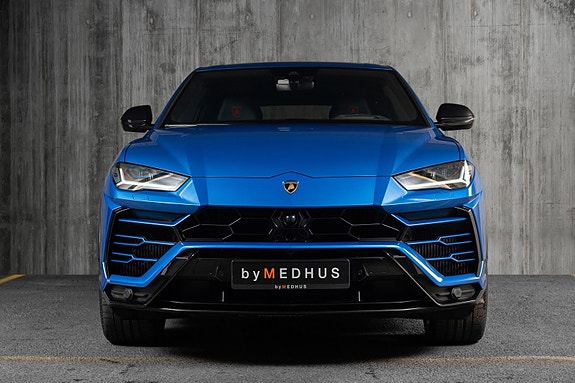 Lamborghini Urus 4 of 30