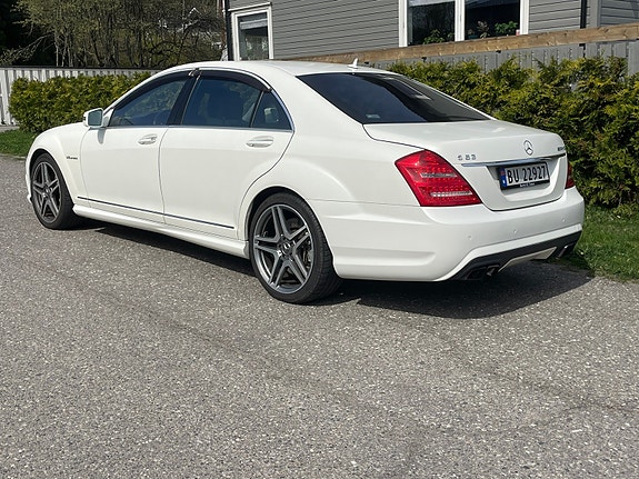 Mercedes-Benz S63 4 of 5