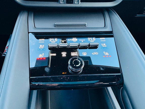 Porsche Macan 14 of 30