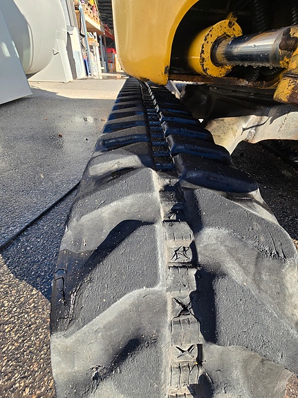 Komatsu Pc30-Mr 4 of 5