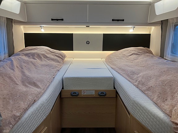 Sunlight T-68 Til Leie Sunlight 2025 modell, mye utstyr. 165 HK.  Prøv bobillivet, det er fantastisk både vår, sommer og høst. Fra kr 6900,- 22 of 30