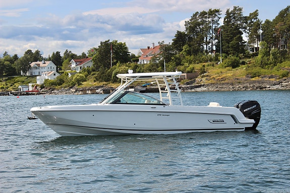2018 Boston Whaler 270 Vantage, 2 x 300hk, velholdt, -185 timer.