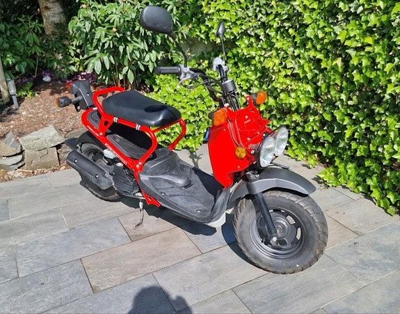 Honda Zoomer 2 of 2