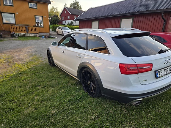 Audi A6 allroad 2 of 5