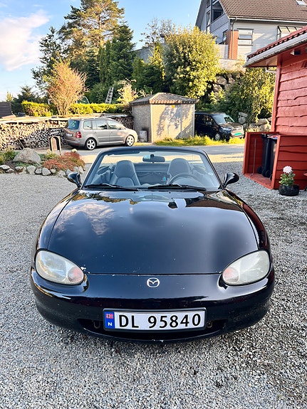 Mazda MX-5 13 of 28