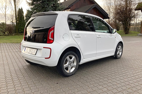 Volkswagen UP! 5 of 5