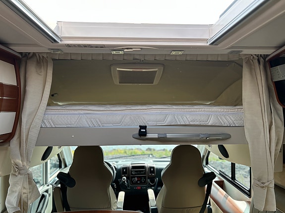 Mobilvetta K-Yacht Tekno Line 85 | lav km | ny reg. reim 24/4-26 | fukt- og gasstestet 7/8-25 | meget velholdt | enkle senger og senkeseng 16 of 30
