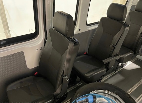 Maxus ev80 12 of 20