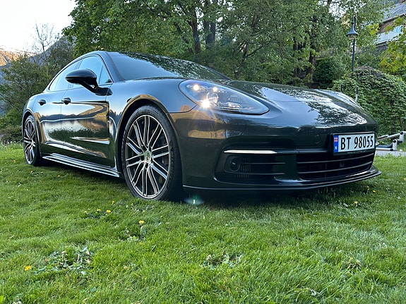 Porsche Panamera 12 of 30