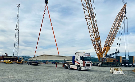 SDT-bjelke under transport