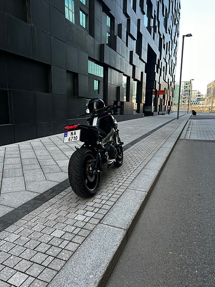 Yamaha MT-09 9 of 13