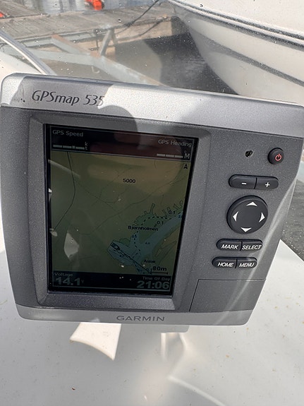 Lettkjørt og stødig båt leies ut med alt du trenger! Kartplotter, bergkiler osv 4 of 4