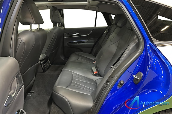 Toyota Mirai 11 of 15
