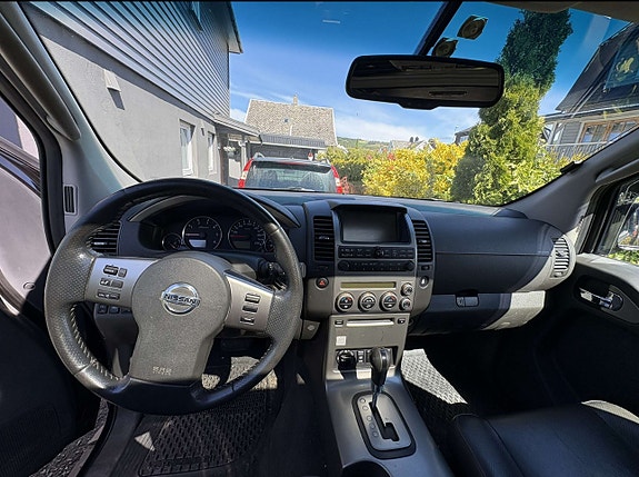Nissan Pathfinder 28 of 30
