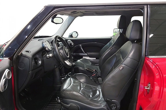 MINI Cooper S 9 of 14