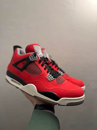 Jordan 4 Retro «Toro Bravo» UBRUKT