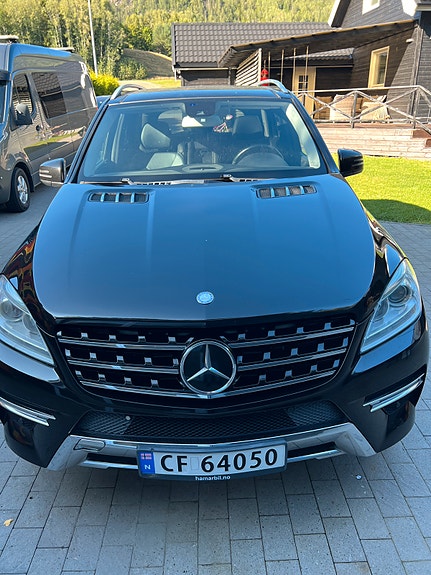 Mercedes-Benz ML250 4 of 26