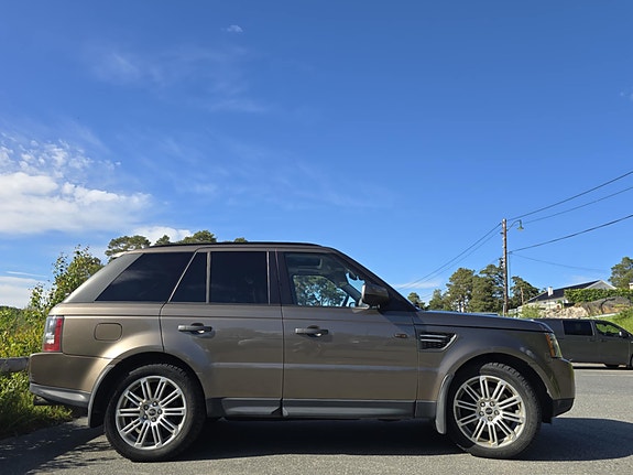 Land Rover Range Rover Sport 11 of 30