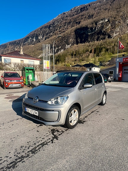Volkswagen e-Up! 3 of 5