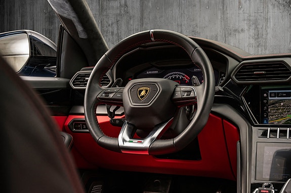 Lamborghini Urus 26 of 30