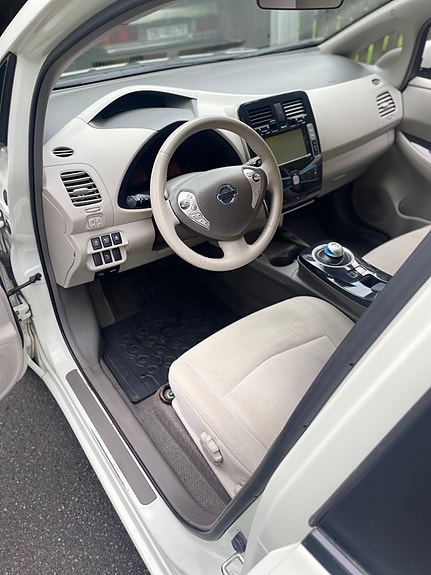 Nissan Leaf 5 of 14