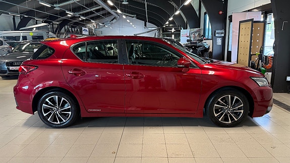 Lexus CT200h 4 of 5