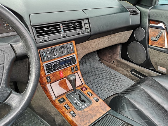 Mercedes-Benz SL300 20 of 26