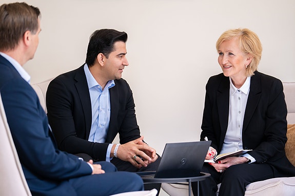 Med over 90 ansatte i Alta, Tromsø, Lillestrøm, Bergen og Kristiansand møter vi kundene med ærlighet og varme.