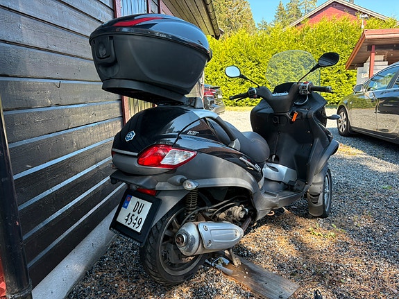 Piaggio MP3 300 LT 3 of 11
