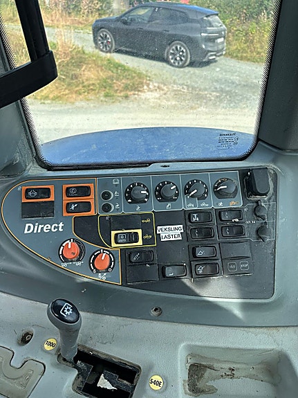 Valtra N163D Lite timer! 2014, kr 679 000,-