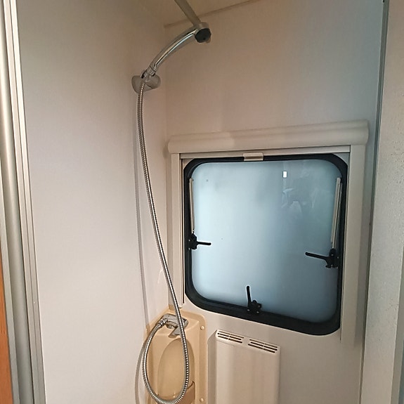 Adria Adora 563 pt 24 of 26