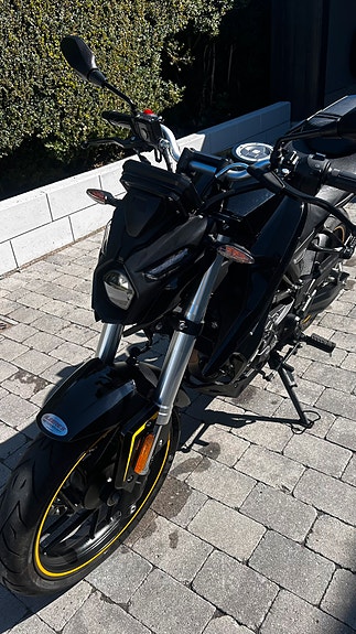VOGE 125 R 4 of 17