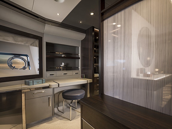 Sunseeker 88 Yacht 12 of 13