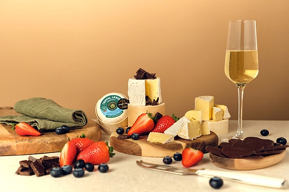 Trippel Jærsk - den lille helten vår som passer godt til sjokolade, bær og musserende drikke.