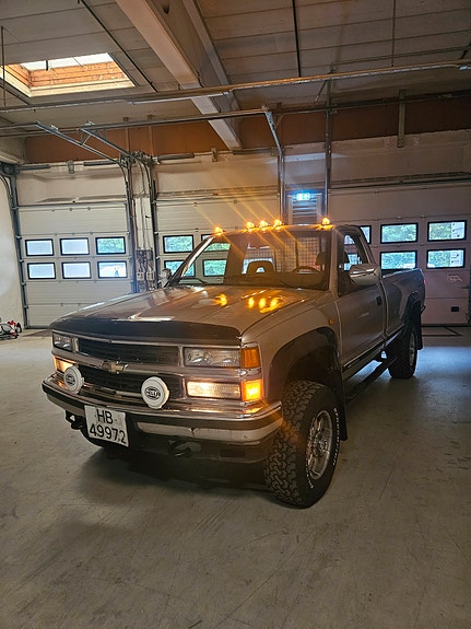 Chevrolet Silverado 5 of 19