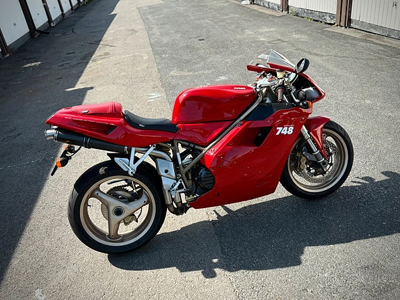 Ducati 748 2 of 3