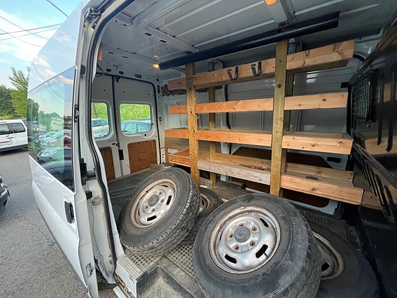 Ford Transit 16 of 19
