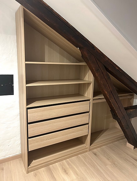 Tilpasning av IKEA skap etter skråhimling