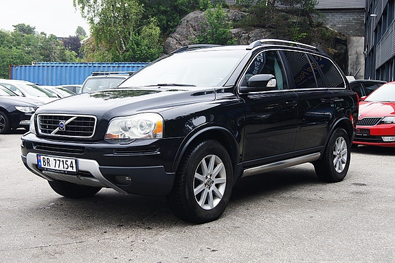 Volvo XC90 2 of 5