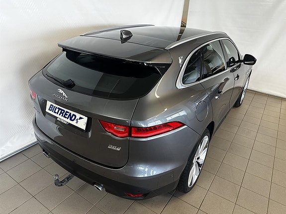 Jaguar F-PACE 7 of 28