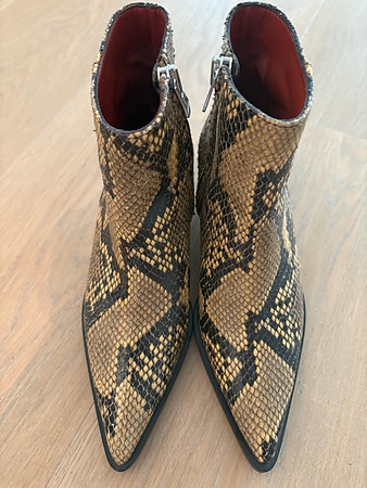 Acne Studios ankelsko