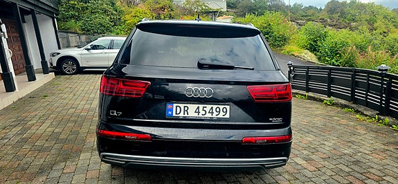 Audi Q7 6 of 22